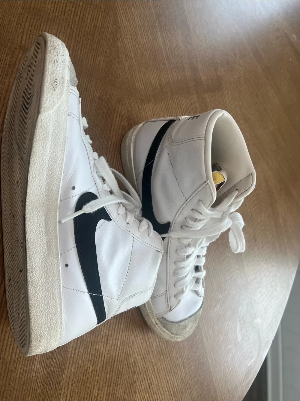 Nike Blazer Mid ‘77 white and black high top sneakers Men’s size 6.5